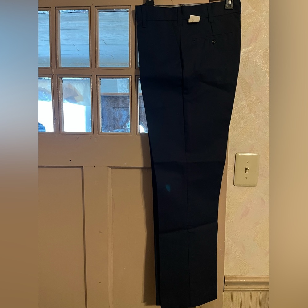 GCA men’s work pants size 34 waist 32 length.